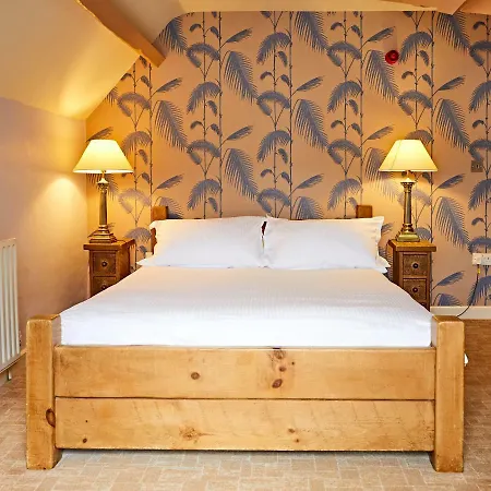 Moss Grove Organic 5*