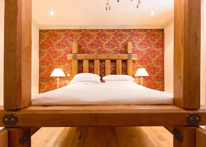 Moss Grove Organic 5*